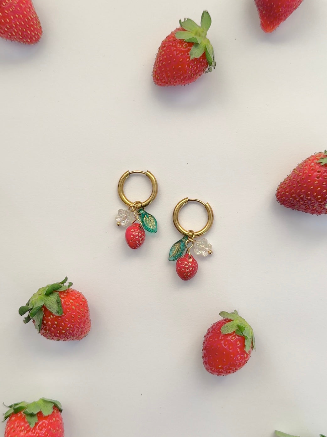 FUNKY FRUITS l Strawberry earrings