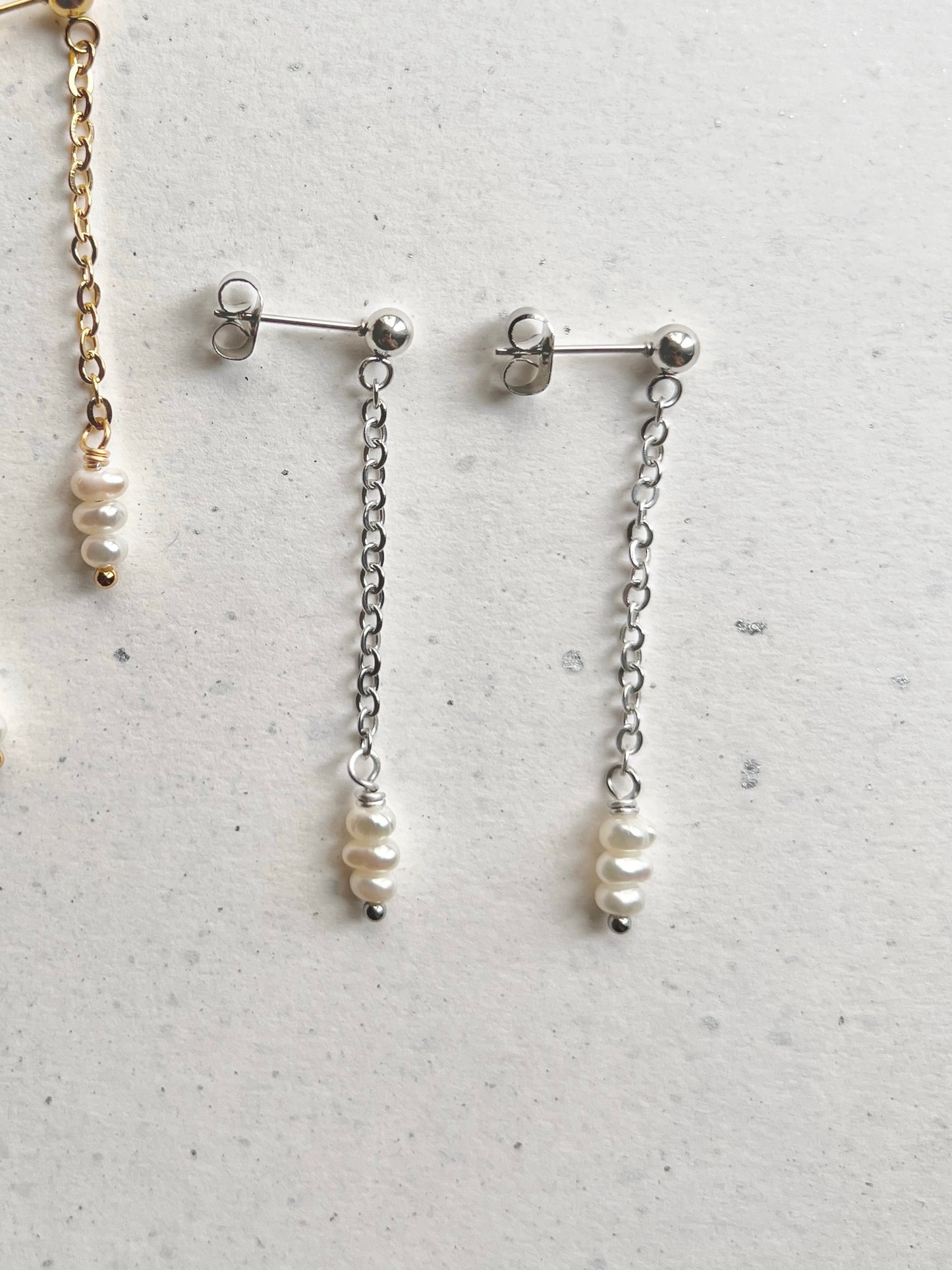 Freshwater pearl hoop earrings "Tear"