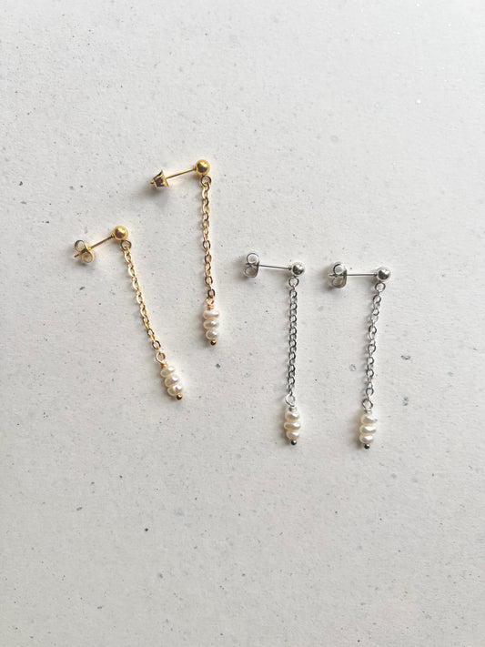 Freshwater pearl hoop earrings "Tear"