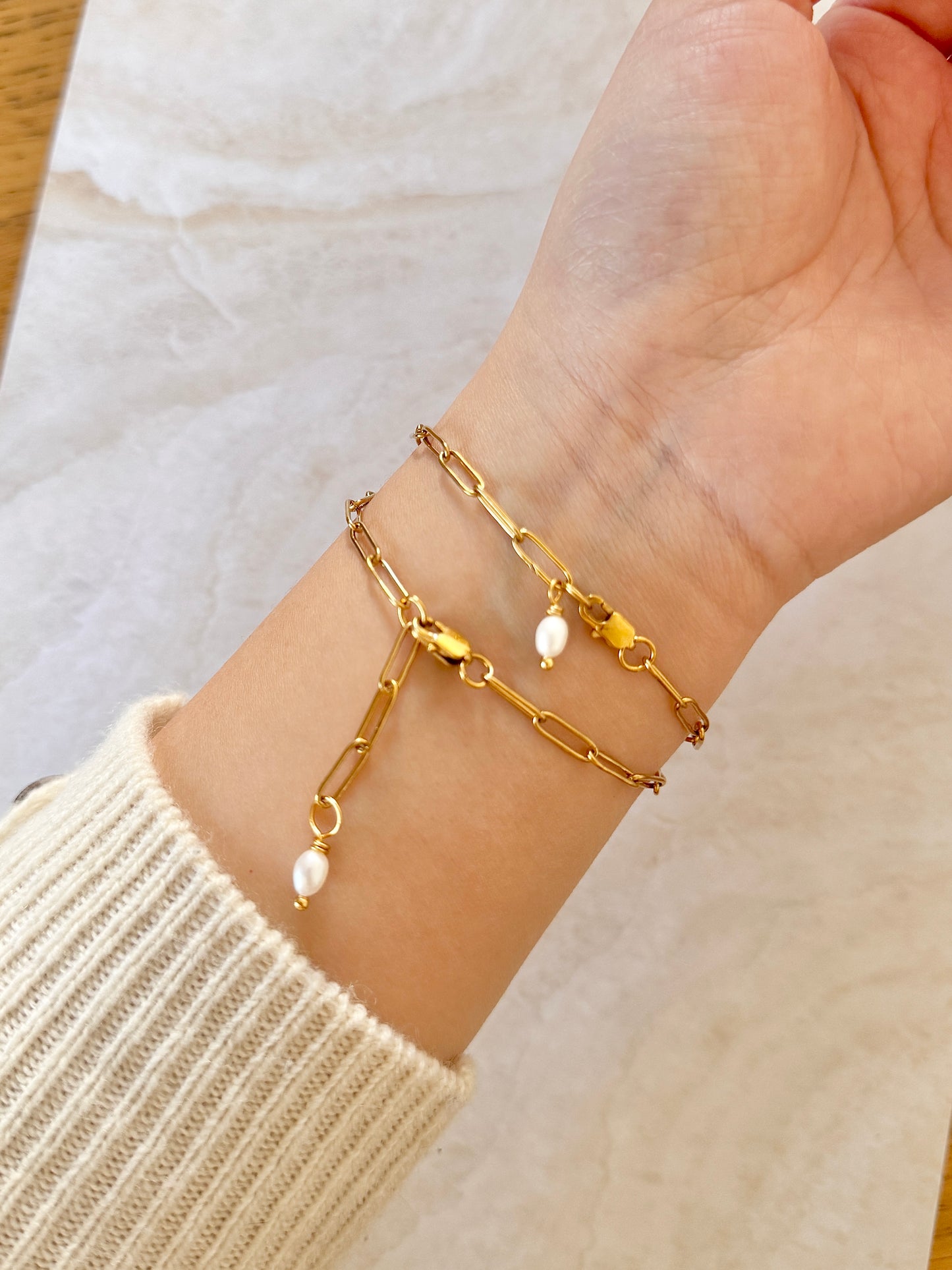 Minimalistisches Armband mit Süßwasserperle