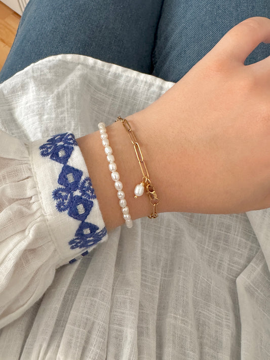 Minimalistisches Armband mit Süßwasserperle