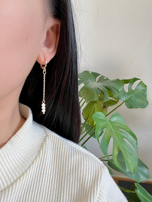 Freshwater pearl hoop earrings "Tear"